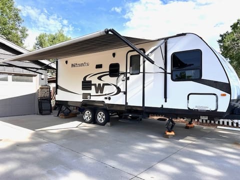 The Aspen - 24 FT Minnie Winnie Travel Trailer ♡♡♡ Towable trailer in Lakewood