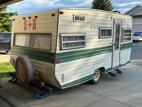 Clean & Cozy Trailer Retreat Towable trailer in Airdrie