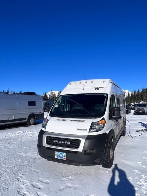 Eir White Wanderer Drivable vehicle in Sellwood - Moreland