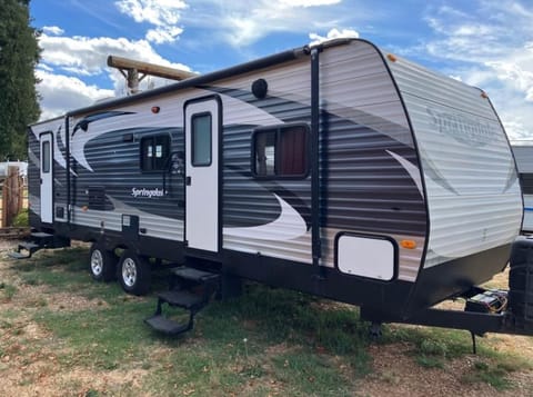 Beautiful Keystone Springdale Bunkhouse Towable trailer in Hillsboro