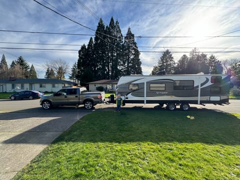 Beautiful Keystone Springdale Bunkhouse Towable trailer in Hillsboro