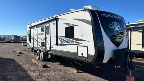 Highland Ridge Highlander Toy Hauler Towable trailer in Loveland