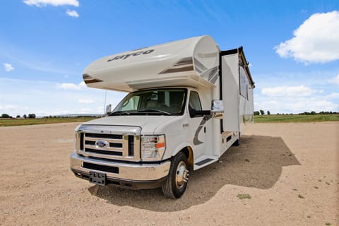 Explore in Comfort: Jayco Greyhawk 30X Motorhome Drivable vehicle in Caldwell