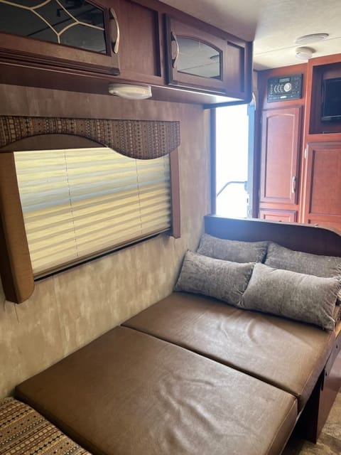 2015 Winnebago 1801FB  GMI1165 Towable trailer in Grandville