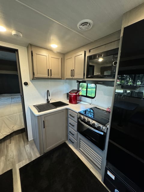 Brand New Trailer! Sleeps 10 Towable trailer in Hayden