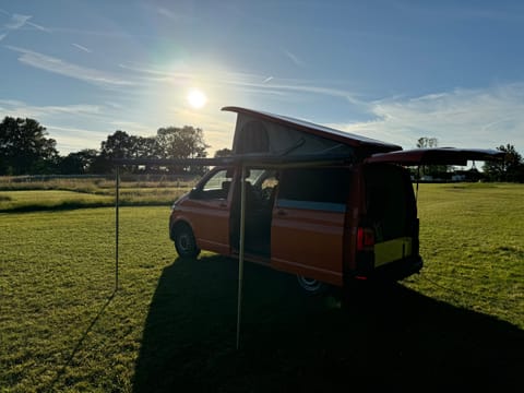 Van Tropez Campervan in Runnymede District