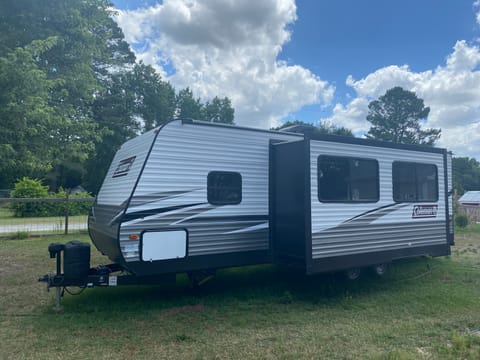 2021 Coleman Travel Trailer Towable trailer in Fuquay-Varina