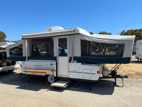 Adorable 90's Family Camper Towable trailer in Riverside