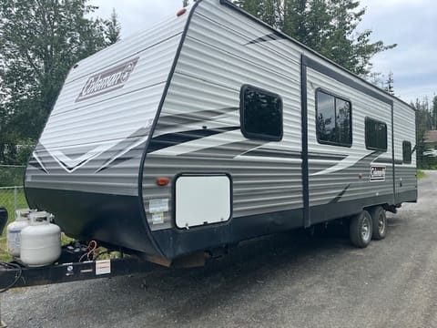 2020  coleman lantern sleeps 10 Towable trailer in Sterling