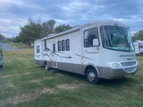 Coachmen Rendezvous 34ft Class A Drivable vehicle in Bristol