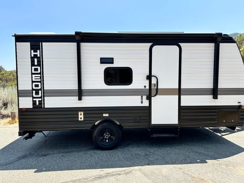 2024 RV: Explore Together in a 5-Person Travel Oasis! Towable trailer in Temecula