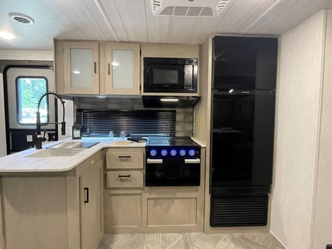 2023 Forest River Wildwood 273qbxl  **DELIVERY ONLY Towable trailer in Corona