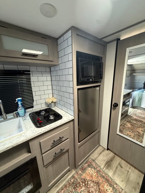 Bitchin Betty Towable trailer in Vista