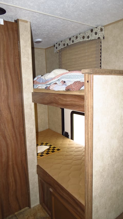 2016 Coachmen Clipper Towable trailer in San Antonio