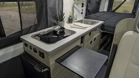 Winnebago Solis with Murphy Bed and Pop Top - 4 seatbelts, sleeps 6 Drivable vehicle in Rancho Penasquitos