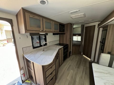 2024 25ft Travel Trailer Towable trailer in Maricopa