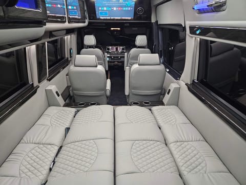 2025 Mercedes Benz SPRINTER The Ultimate RV Experience! Fahrzeug in Brea