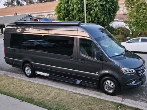 2025 Mercedes Benz SPRINTER The Ultimate RV Experience! Fahrzeug in Brea