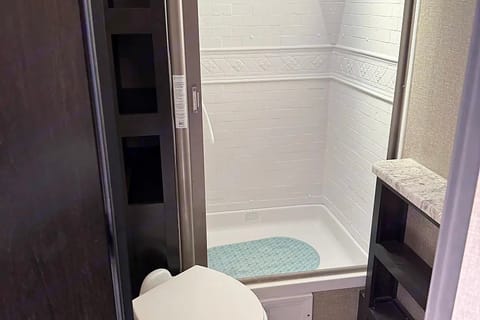 2019 Grand Design 32 - Rate includes Delivery, Ins & Fees* Towable trailer in New Braunfels