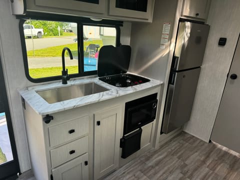 Perfect Couples Camper - 2024 Apex Nano 191RBS Towable trailer in Marlborough