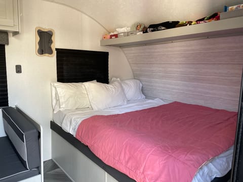 Loaded, family-friendly bunkhouse camper, delivery available! Remorque tractable in Ballwin