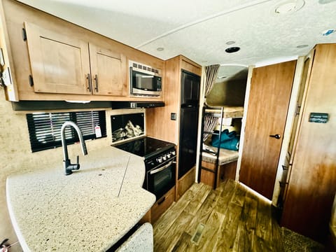 2022 Outdoors RV Timber Ridge 23DBS  (sleeps 7) Towable trailer in Queen Creek