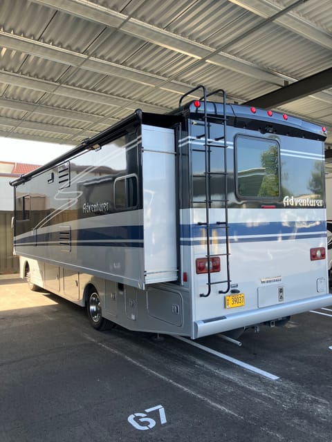 2020 Winnebago Adventurer Drivable vehicle in Camarillo