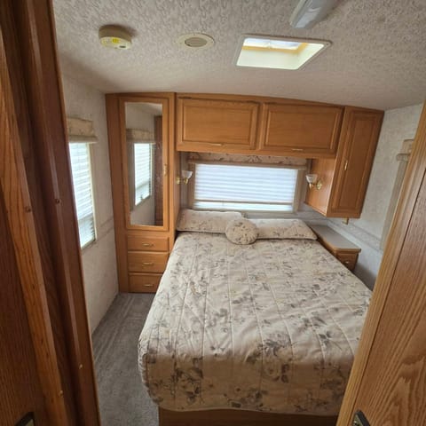 2001 Winnebago Brave Drivable vehicle in Wasilla