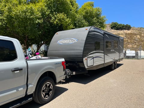 2018 Dutchman Aspen Trail Towable trailer in National City