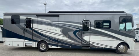 2021 Newmar Canyon Star Drivable vehicle in Kettering