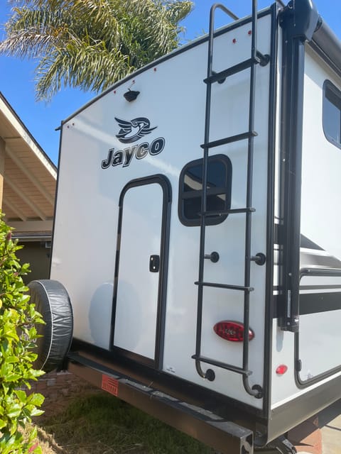 Jayco Feather 24BH Towable trailer in Fallbrook