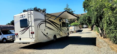 large awning for those sunny days with the fambam