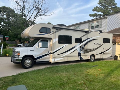 Spacious and well maintained family RV! Drivable vehicle in Chesapeake