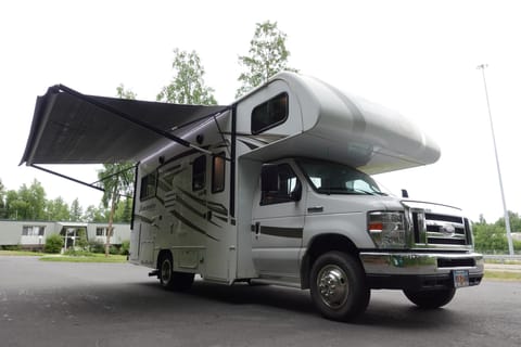 2017 Forest River Sunseeker RV Drivable vehicle in Abbott Loop