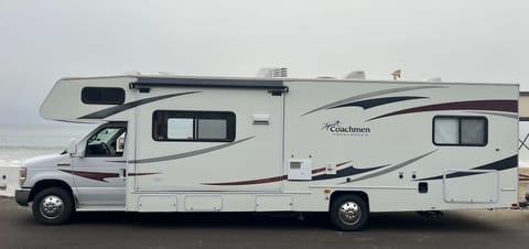 "Trip" 2011 Coachmen Freelander 32 ft bunkhouse Drivable vehicle in San Juan Capistrano