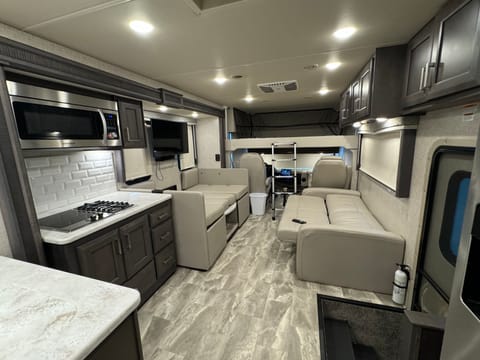 2023 Challenger 37DS “BUNKS” Drivable vehicle in Camarillo