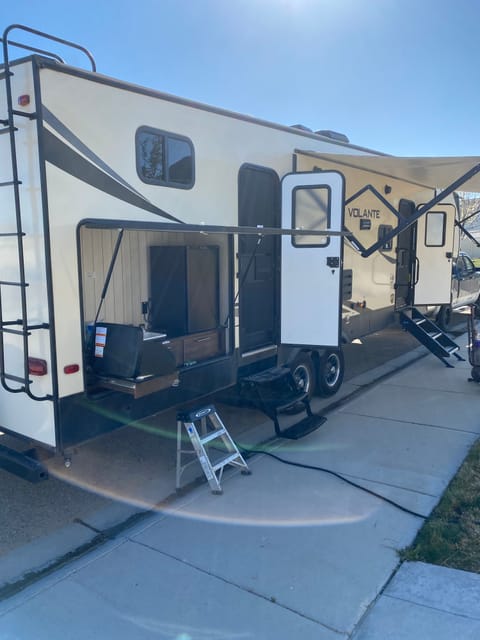 Family sized adventure awaits in this 2020 Crossroads Volante 310BH! Towable trailer in Caldwell