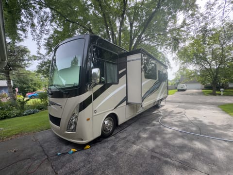 2020 thor windsport 35m Drivable vehicle in Waukegan