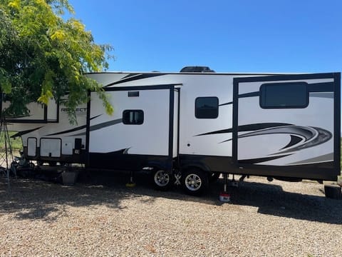 Luxurious Grand Design! 2021 Reflection made for family! Towable trailer in Paso Robles