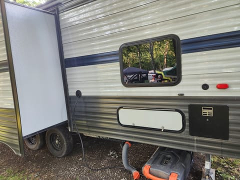 Home away Towable trailer in Chatham-Kent