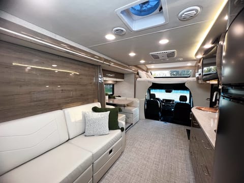 The LUXURY Motorhome - 2023 Entegra Qwest 24R Drivable vehicle in Elk Grove