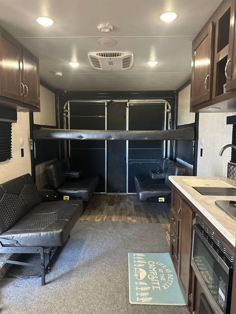 Jayco Toy Hauler with patio Towable trailer in Lubbock