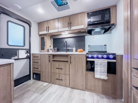 2023 Grand Design Imagine XLS 23LDE - Luxe RV Adventure Awaits! Towable trailer in Manchester