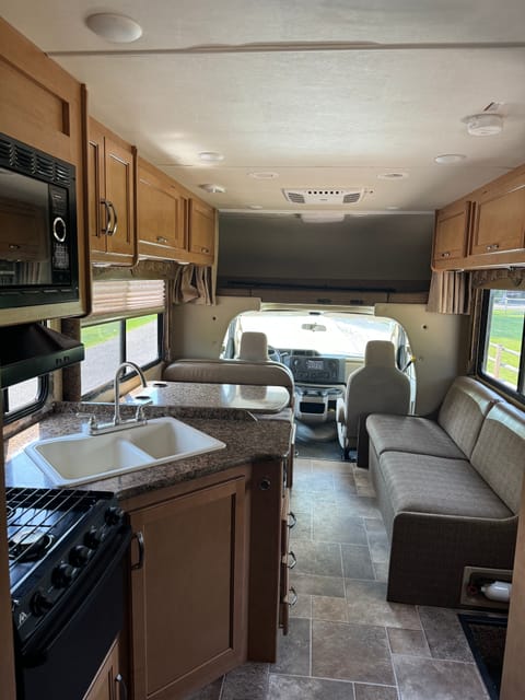 2016 Thor Freedom Elite Motorhome Drivable vehicle in Twin Falls