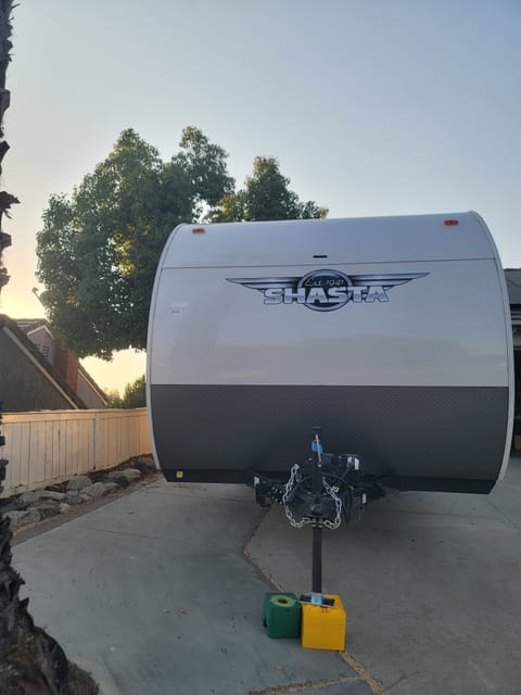 Shasta 18BH Perfect Small Bunkhouse Towable trailer in Moreno Valley