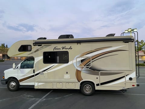 Very Clean RV! 2017 THOR Four Winds 24 ft. Good Size. Easy to Operate! Drivable vehicle in Rocklin