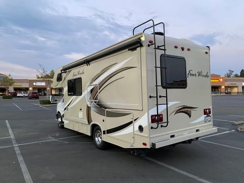 Very Clean RV! 2017 THOR Four Winds 24 ft. Good Size. Easy to Operate! Drivable vehicle in Rocklin