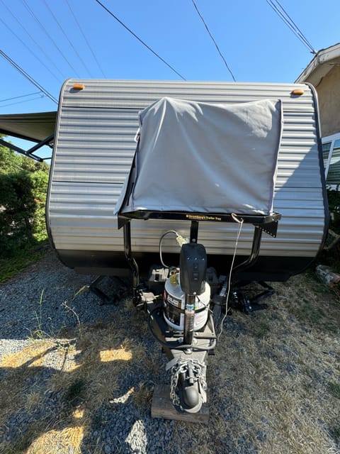 Coleman Lantern 17 B Towable trailer in Spring Valley