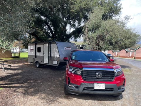 Coleman Lantern 17 B Towable trailer in Spring Valley