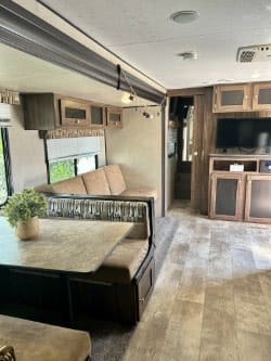 Cozy Camper Retreat: Perfect Getaway in Nature Towable trailer in Hyde Park